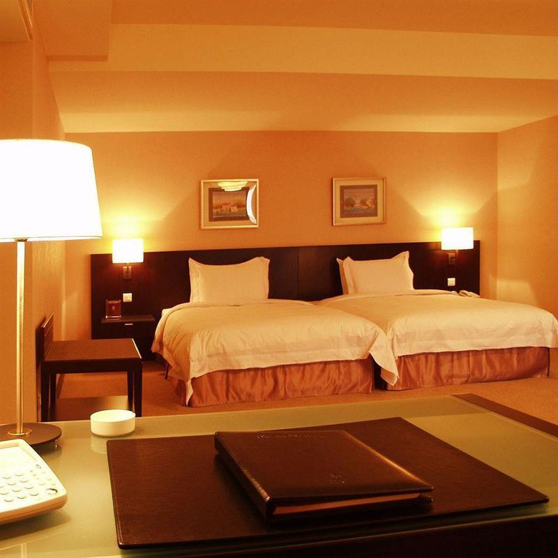 Lakeshore Hotel Metropolis Kota Hsinchu Bagian luar foto