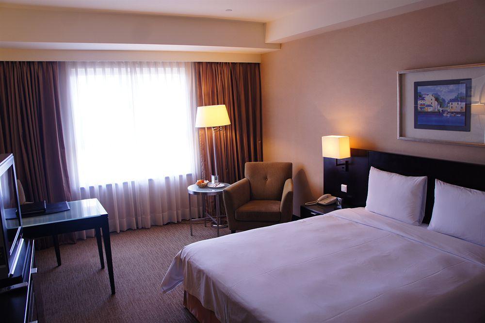 Lakeshore Hotel Metropolis Kota Hsinchu Bagian luar foto